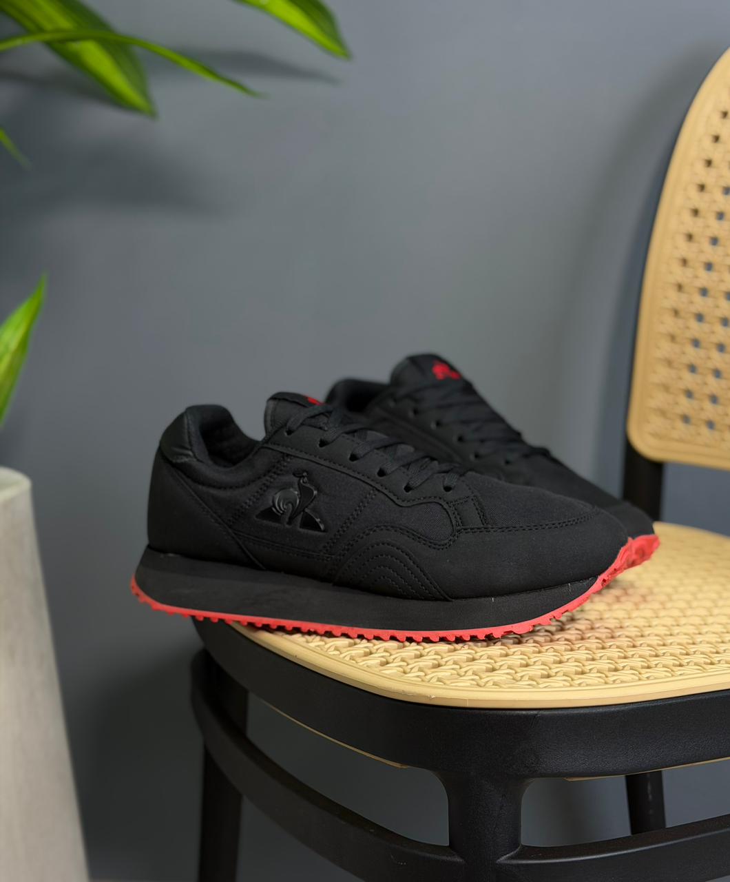 Le Coq Sportif Runner Black Red — GZ STORE