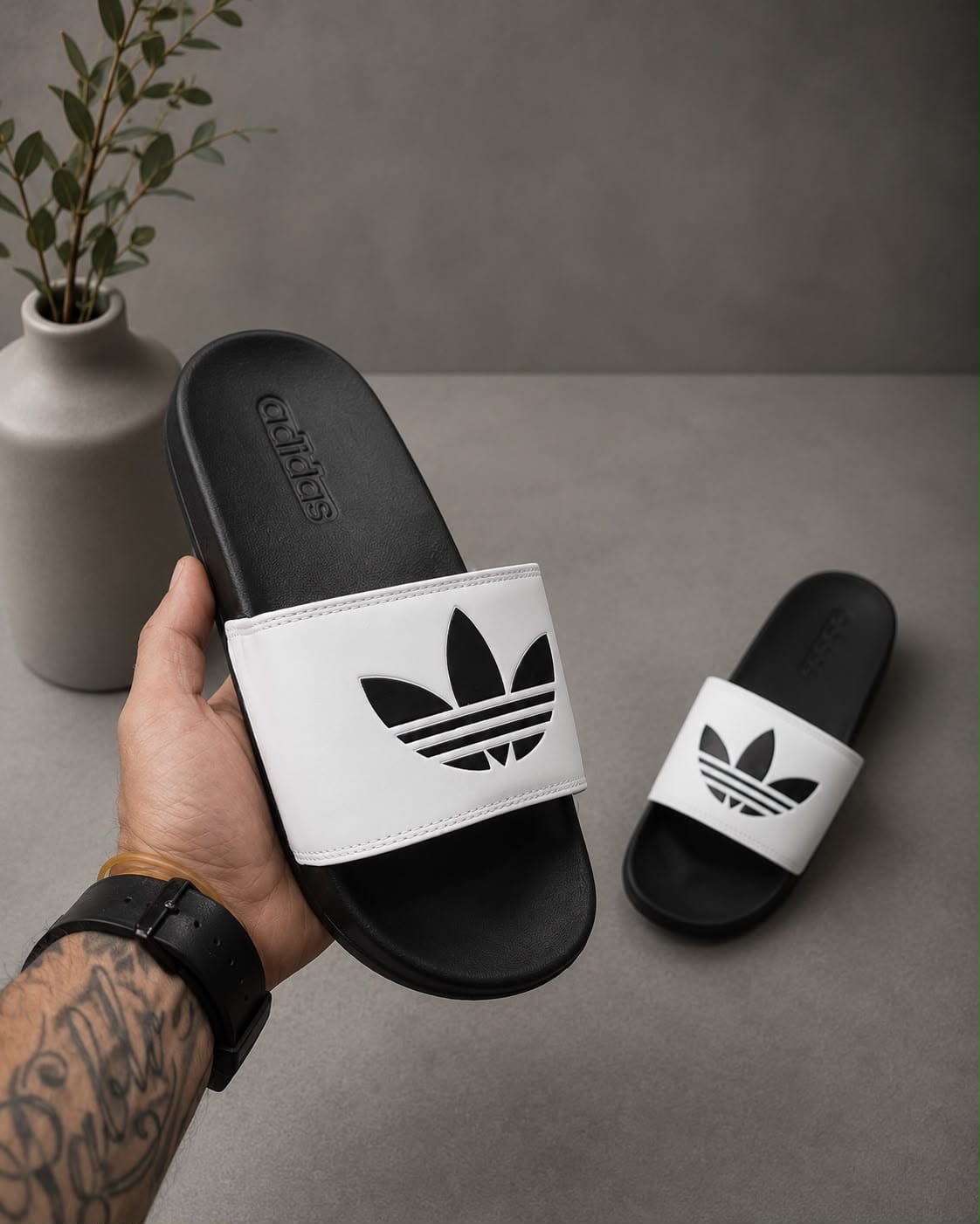 Adilette Aqua Negro Blanco — GZ STORE