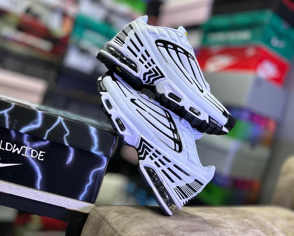 Air Max Plus 3 Blanco Negro — GZ STORE